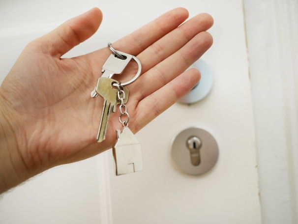 https://YanelyF.StopRentingStartOwning.org